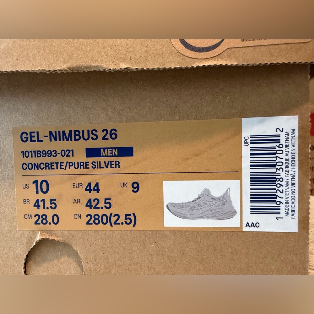 Asics Gel-Nimbus 26 in Concrete Silver - Picture 2 of 6